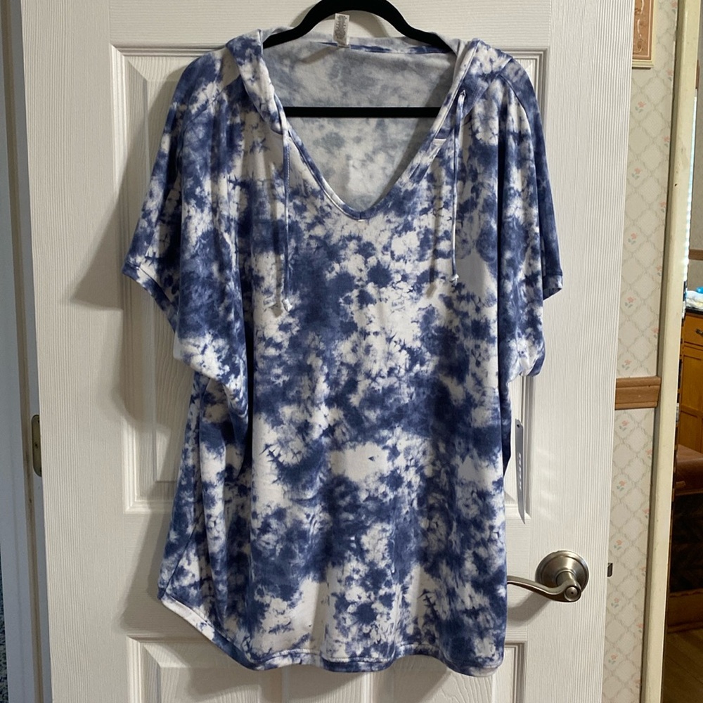 NWT Size 2X shirt sleeve hoodie shirt by RBX